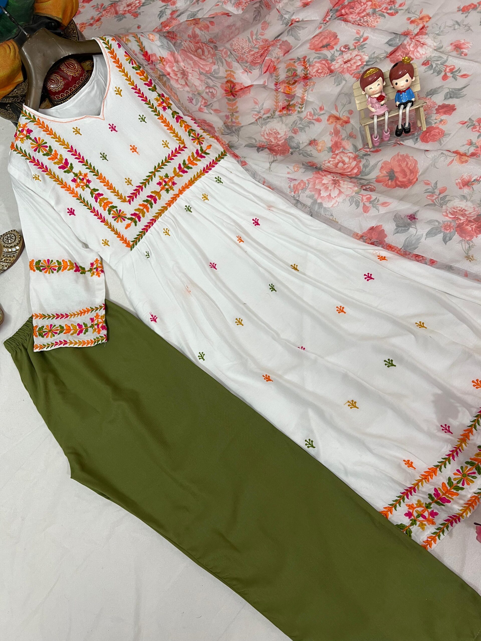 Nargis Flowery Fusion Kurta Set - Image 5