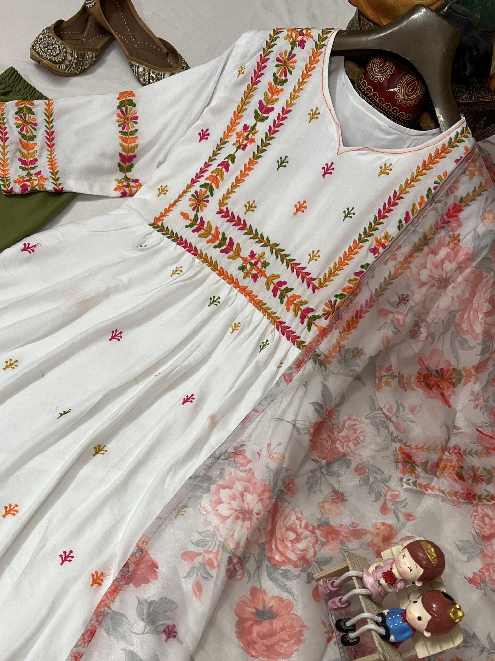 Nargis Flowery Fusion Kurta Set - Image 3