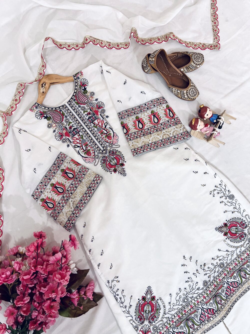 Regal Threadwork Kurta with Palazzo - Image 5