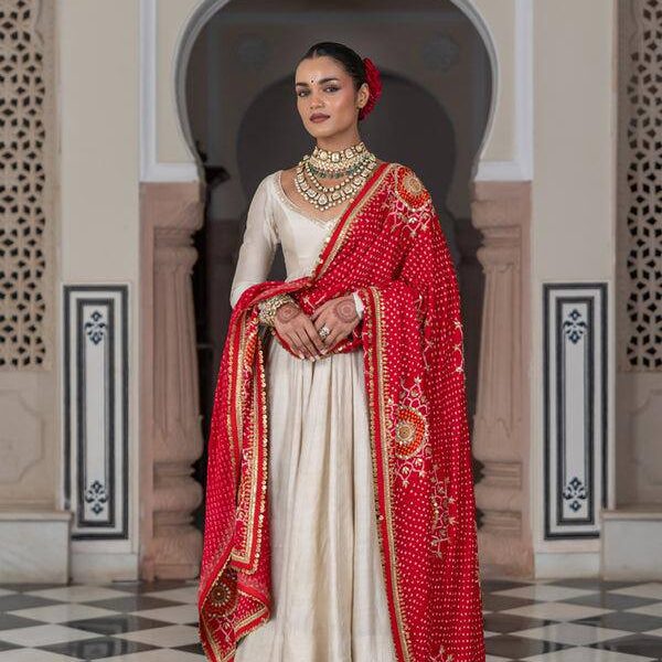 Ishira Mughal Grace Bandhani Set