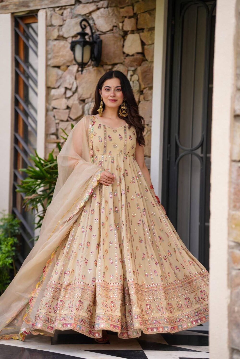 Sunehri Gul Anarkali Set - Image 2